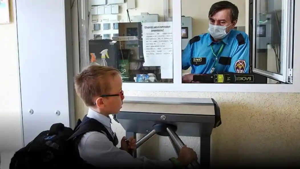 Скупой заплатит: ОНФ выявил низкое качество охраны школ и больниц