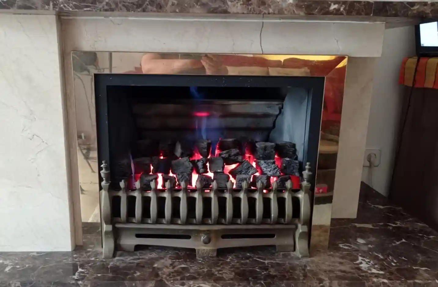 Камин – место для отдыха и релакса. Правила безопасной эксплуатации