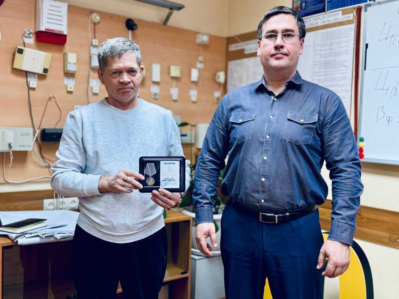 В «Барсе» состоялось награждение сотрудника