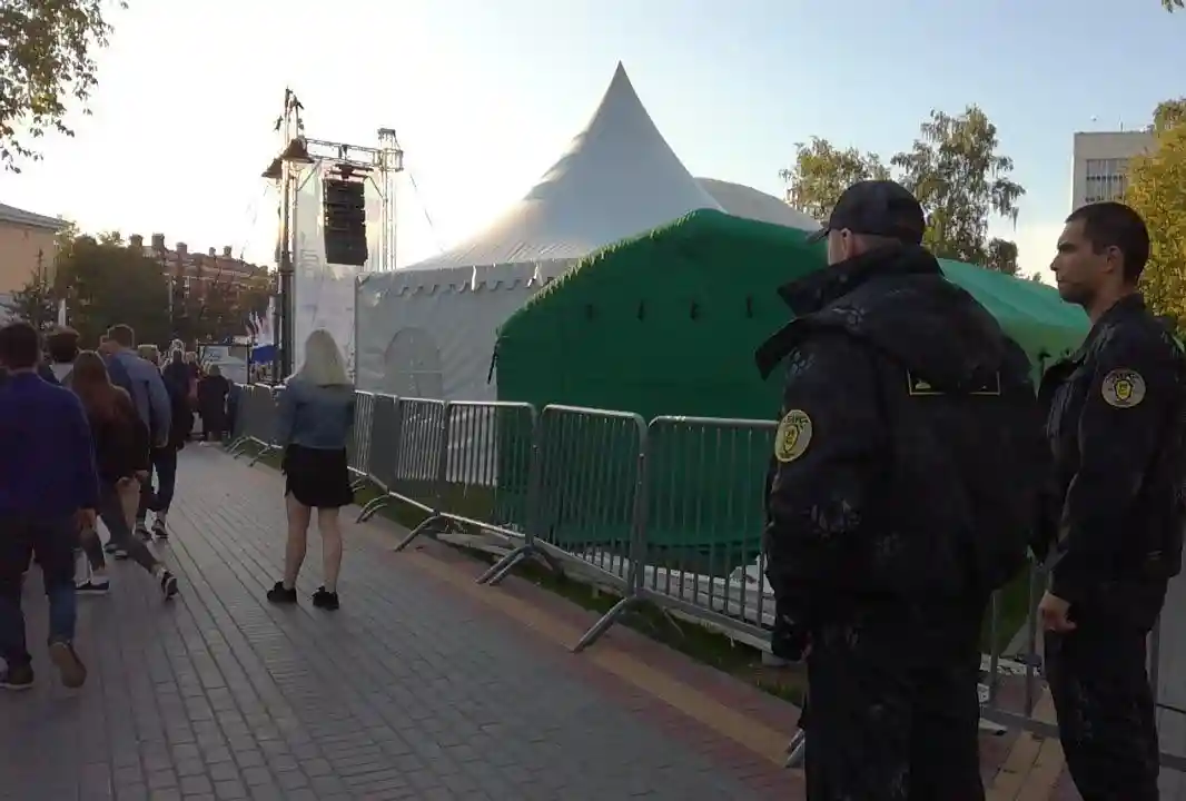 "Барс" охраняет День молодежи в Томске