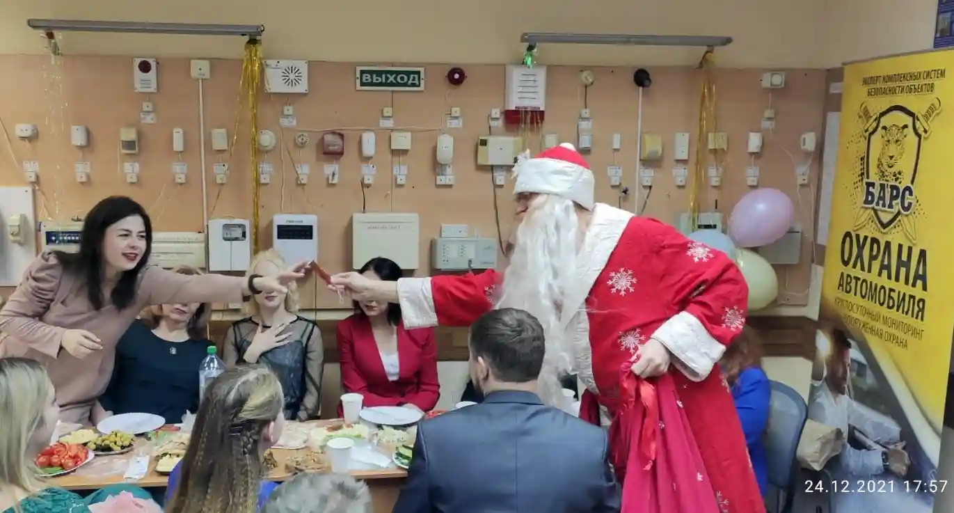 Новогодний корпоратив - море подарков и веселья