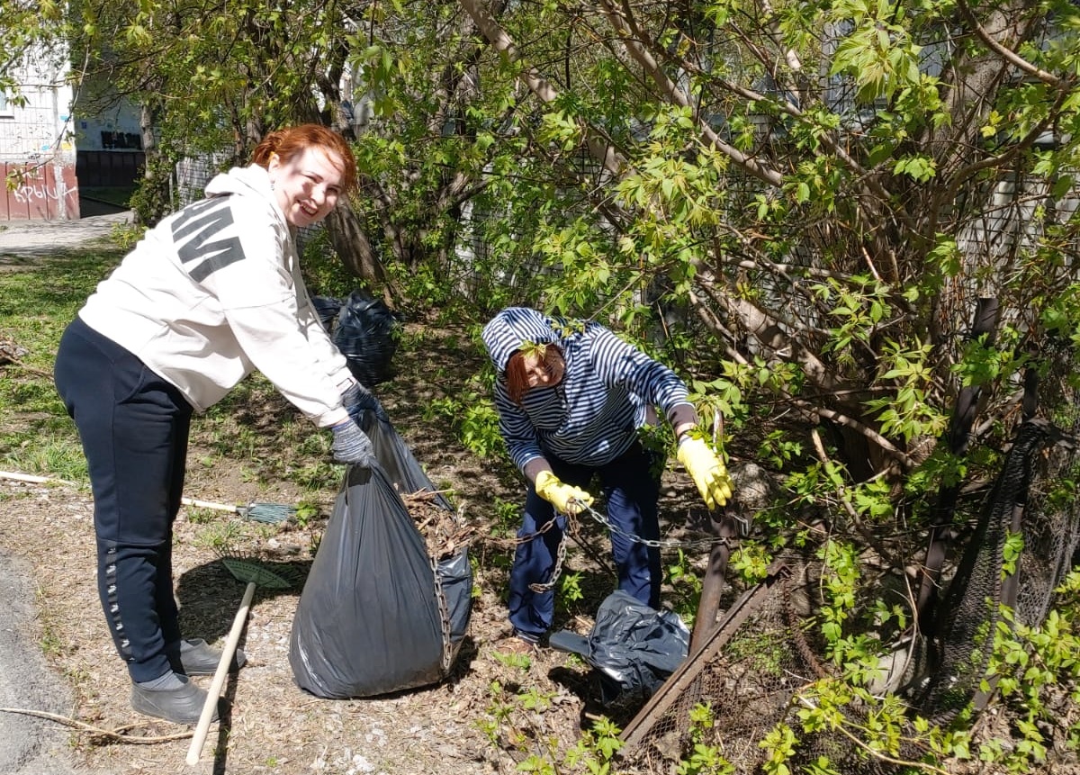 Сотрудники «Барс» вышли на субботник