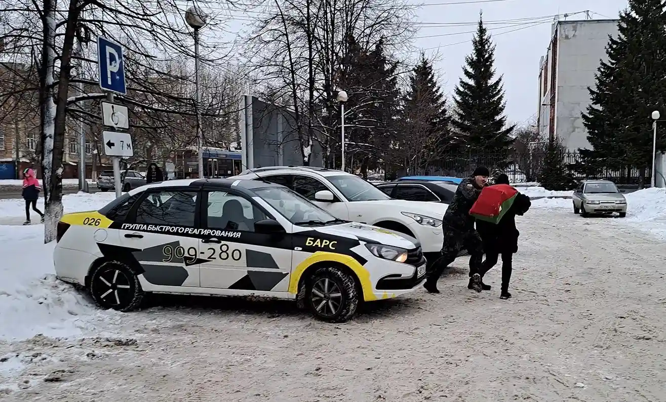 ГБР «Барс» спасает Деда Мороза