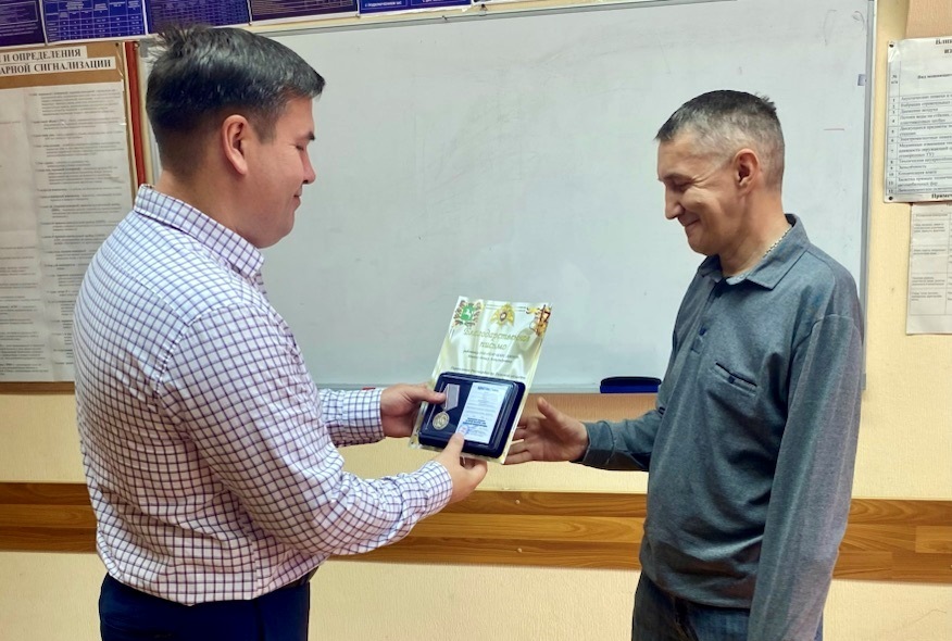 В «Барсе» наградили сотрудников охраны, несущих службу в ЛНР