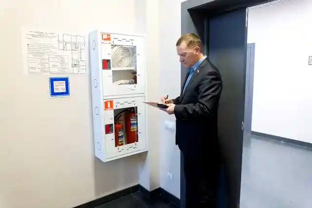 Об огнетушителях и пожарных кранах