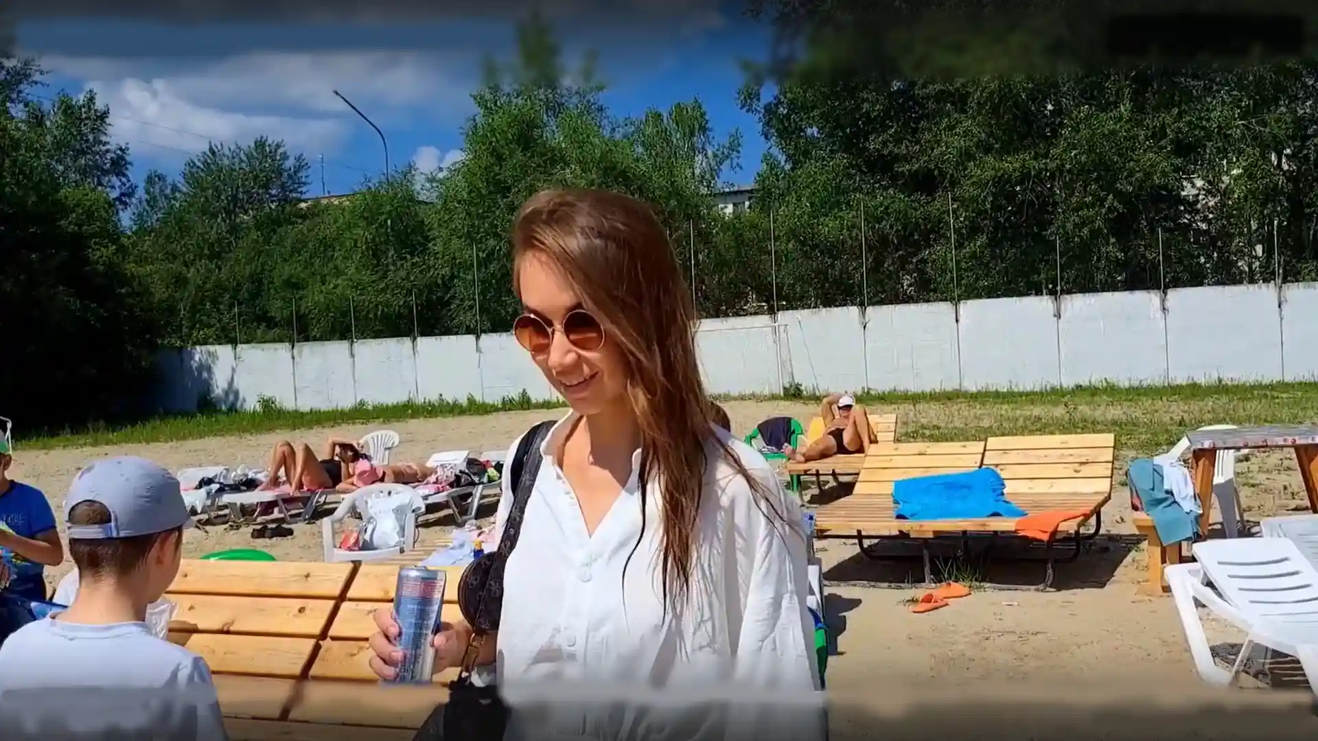 Куда лучше всего прятать вещи на пляже?