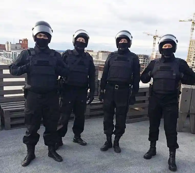 Охранники "Барс" приняли участие в имиджевой фотосессии