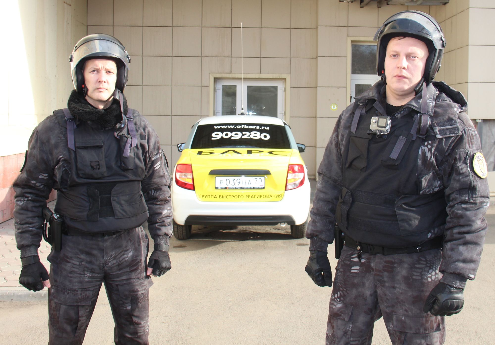 Сотрудники ГБР «Барс» задержали вооруженного мужчину, напавшего на продавца магазина