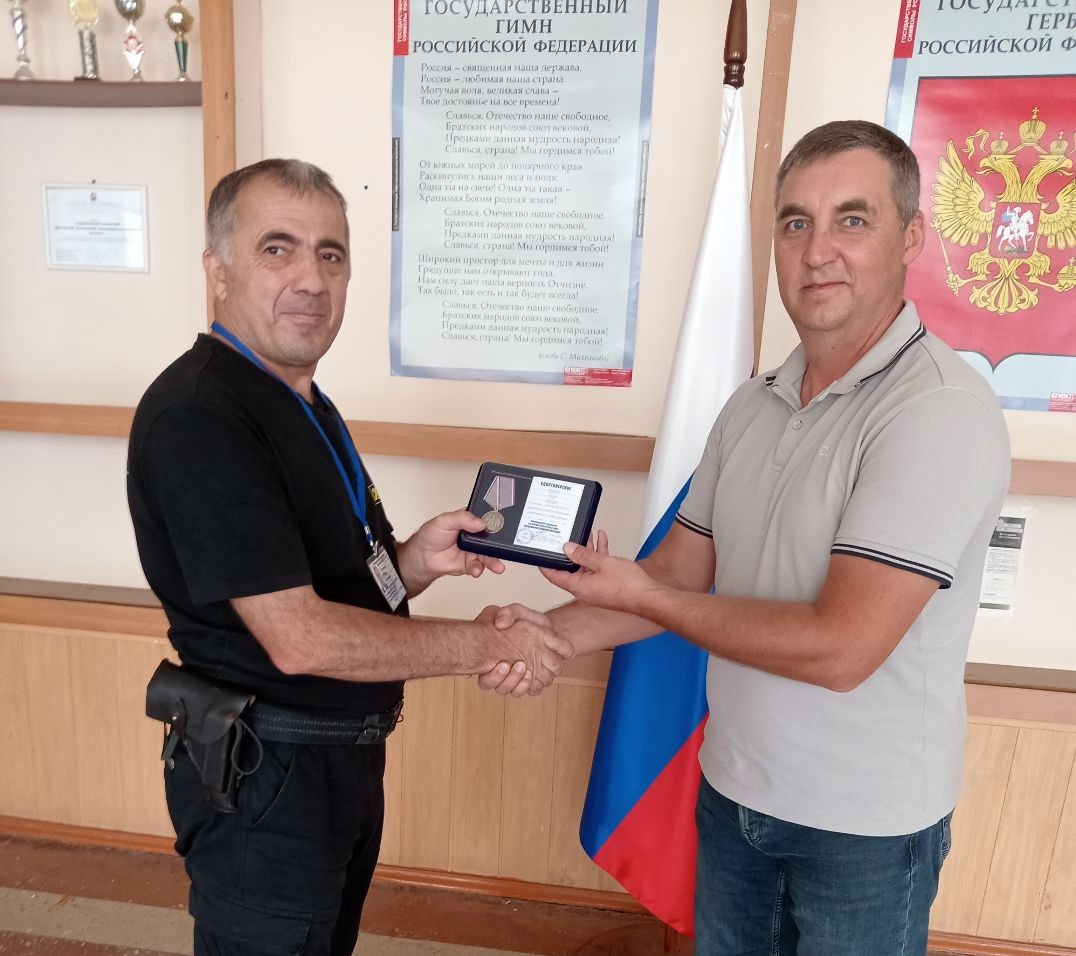 Сотрудники охраны «Барс» награждены медалями