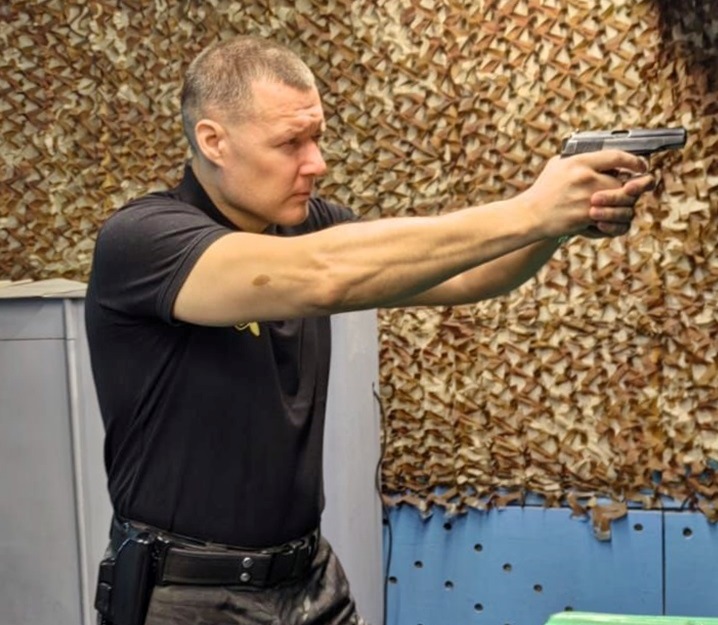 В «Барсе» прошла тренировка по стрельбе из пистолета и карабина среди сотрудников ГБР